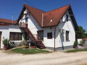The building in which the holiday home is located