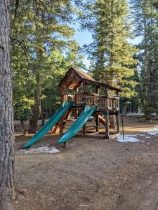 Imagen de la galería de Pinewoods Resort and RV Park, en Duck Creek Village