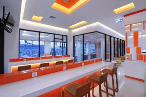 Een zitgedeelte bij Starlet Hotel BSD City