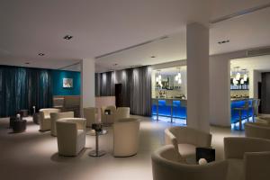 TV a/nebo společenská místnost v ubytování Melia Dunas Beach Resort & Spa - All Inclusive