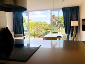 Balkón alebo terasa v ubytovaní SunAndBed Punta del Cavall