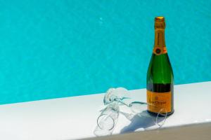 Nápoje v ubytovaní Pakio Luxury Villa : Private Cretan Holidays