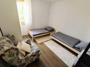 A seating area at Apartman Panorama Park & Free Parking