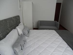 Postel nebo postele na pokoji v ubytování Enchanted Villa