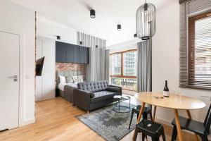 Posedenie v ubytovaní Karolkowa 28 II - Premium Apartments with Balcony by Noclegi Renters