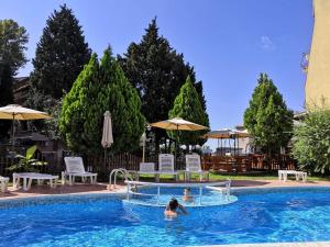 Bazén v ubytování Copacabana Hotel nebo v jeho okolí