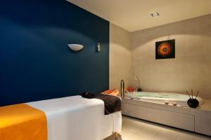 Postel nebo postele na pokoji v ubytování Melia Tortuga Beach - All Inclusive + 32 fotografií