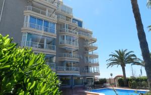 Bazén v ubytovaní Apartamento Talima 6 PAX alebo v jeho blízkosti