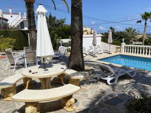 Basen w obiekcie Villa Emilia 8 PAX lub w pobliżu
