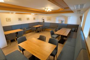 A seating area at Hotel Magerl