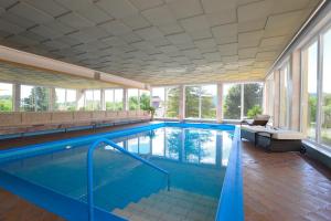 The swimming pool at or close to Hotel Magerl