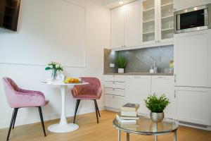 Kuchyňa alebo kuchynka v ubytovaní Warsaw Seasons by Alluxe Boutique Apartments