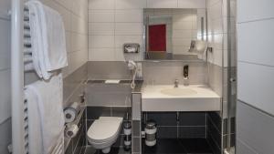 Koupelna v ubytování Hotel Zur Post