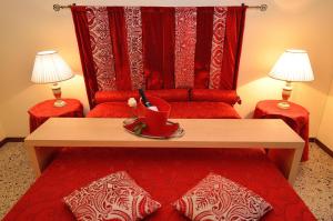 A bed or beds in a room at Da Bruno Homes