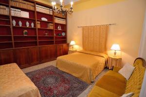 A bed or beds in a room at Da Bruno Homes