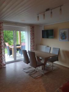 TV a/nebo společenská místnost v ubytování Ferienwohnung Albert Egger