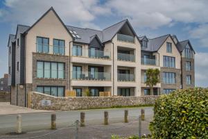 Gallery image of Apartment 8 Waterstone House - Luxury Apartment, Sea Views, Pet Friendly in Tenby