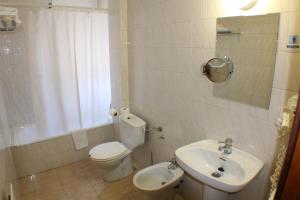 Un baño de Hotel Marfany