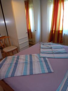 Ένα ή περισσότερα κρεβάτια σε δωμάτιο στο Private Wohnung Biop