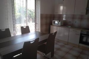 Fotografie z fotogalerie ubytování Two bedroom apartment v destinaci Sukošan + 9 fotografií