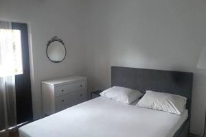 Fotografie z fotogalerie ubytování Two bedroom apartment v destinaci Sukošan