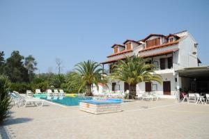 Gallery image of Captains Studios & Apartments in Kavos