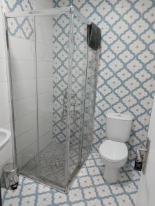 Bathroom sa Largo d Vizinha Bia