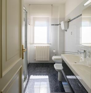 A bathroom at Appartamento Zappacenere
