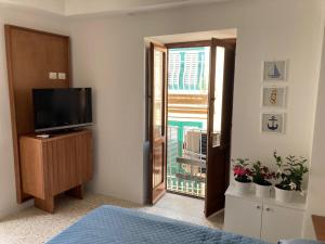 Gallery image of Guest House Scilla e Cariddi in Tropea +14 photos