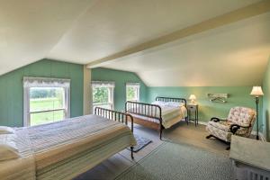 Легло или легла в стая в Quiet Baileys Harbor Country Home 1 Mi to Lake!