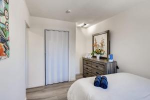 Postel nebo postele na pokoji v ubytování !!Coral Sands 1 Bedroom Stunner!! + 6 fotografií