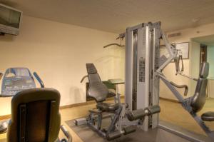 Fitness centrum a/nebo fitness zařízení v ubytování MCM Elegante Suites Abilene