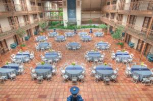 Restaurace v ubytování MCM Elegante Suites Abilene