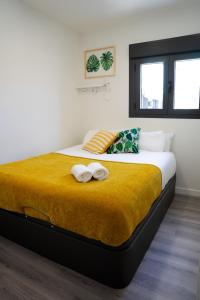A bed or beds in a room at Central Premium Pool Terrace new