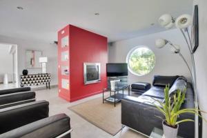 TV/trung tâm giải trí tại Villa Alaska - climatisée 10 personnes avec piscine chauffée