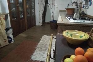 Kuchyň nebo kuchyňský kout v ubytování Casa Ribeira Sacra, Ourense, Niñodaguia, Galicia + 29 fotografií