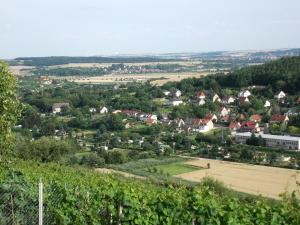 Afbeelding uit fotogalerij van Ferienwohungen am Unstrutwehr in Freyburg