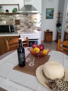 Foto da galeria de Nostalgia Apartment A in Sami 50 metres from the sea em Sami