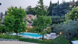Bazén v ubytování Bed & Breakfast Bure Alto nebo v jeho okolí