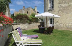 Κήπος έξω από το 2 Bedroom Stunning Home In Chinon +9 φωτογραφίες
