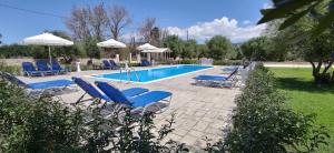 Bazén v ubytování Casa De Rosa Apartments & Studios nebo v jeho okolí
