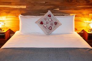 Postel nebo postele na pokoji v ubytování Little Gem Hotel Tulum La Veleta