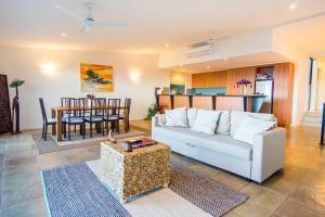 Gallery image of Bali in Mornington Oceanview Villa in Arthurs Seat