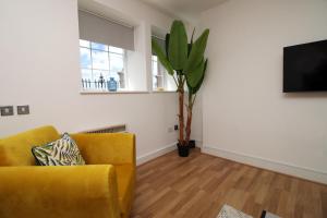 2 Bedroom Apartment - Sleeps 4 - Wifi - Free Parking