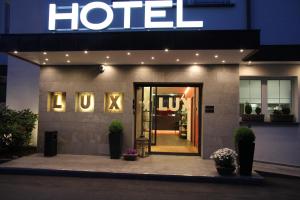 Un certificat, premiu, logo sau alt document afișat la Businesshotel Lux