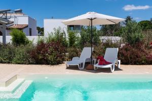 The swimming pool at or close to Tramontana Tre Archi B&B