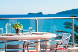 Gambar di galeri bagi Golden Breeze di Chrysi Ammoudia