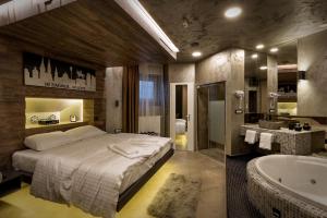 Posteľ alebo postele v izbe v ubytovaní Bedroom more than a bed