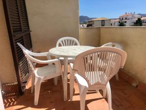 Balkón alebo terasa v ubytovaní PORT SOTAVENT 2C - Apartamento en la Marina de Empuriabrava - piscina comunitaria, - parking - vistas al canal - cerca centro y playa