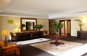 A seating area at Hotel Coia de Vigo